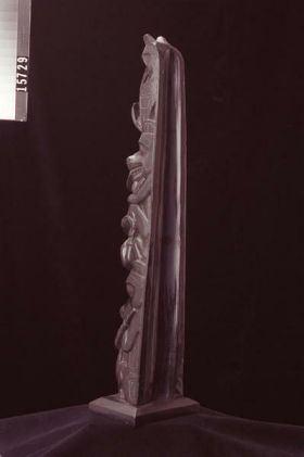 Image representing Pole, argillite.