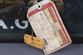 Image representing Trunk, Suitcase.