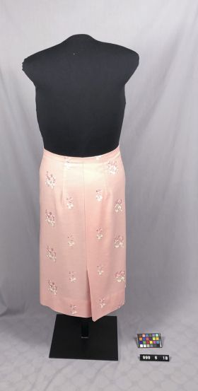 Image representing Suit, Maternity.